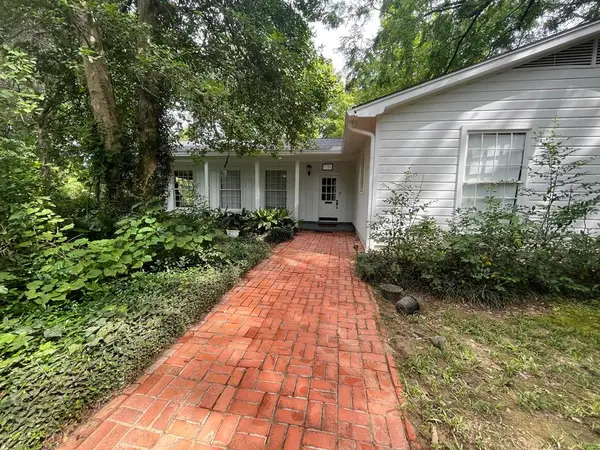 1106 East Redbud, Crockett, TX 75835