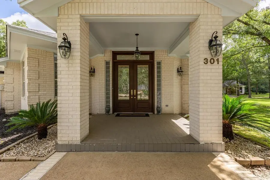 301 Southern Trace, Lufkin, TX 75901 - Image #2