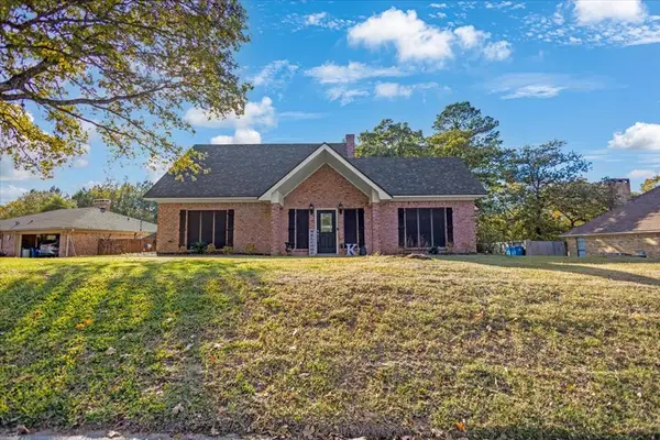 1701 Edgebrook Street, Henderson, TX 75652