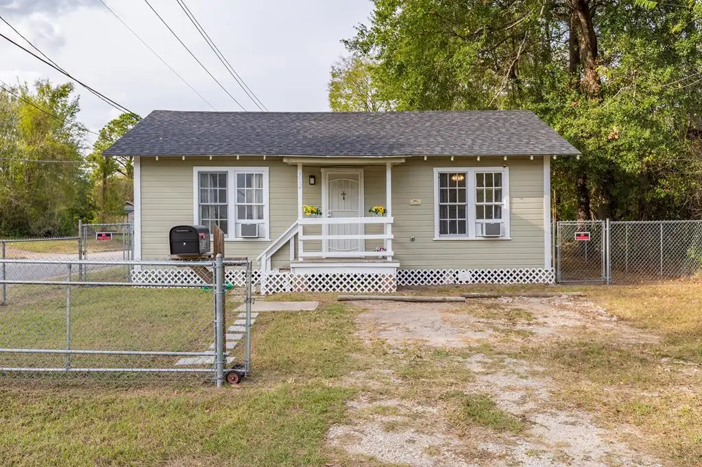712 Hoo Hoo Ave, Lufkin, TX 75904 - Image #1