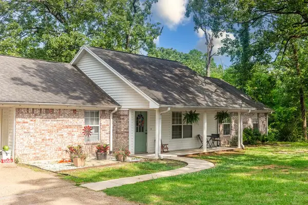 176 Bending Oak Drive, Pollok, TX 75969