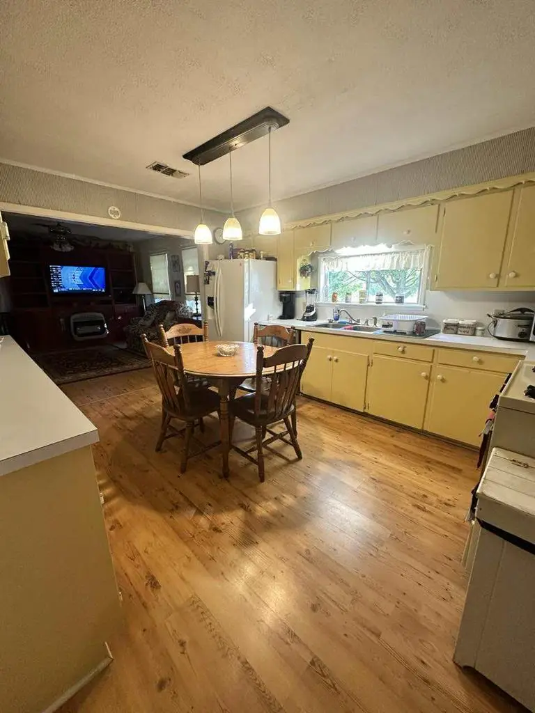 201 Smith Road, San Augustine, TX 75972 - Image #3