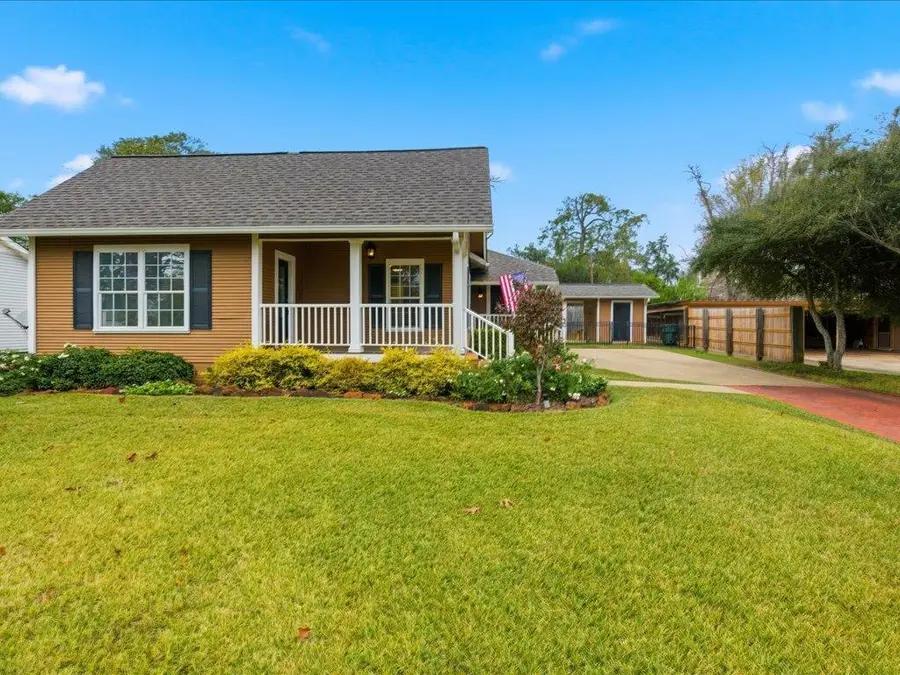 311 Bailey Avenue, Nacogdoches, TX 75961 - Image #2