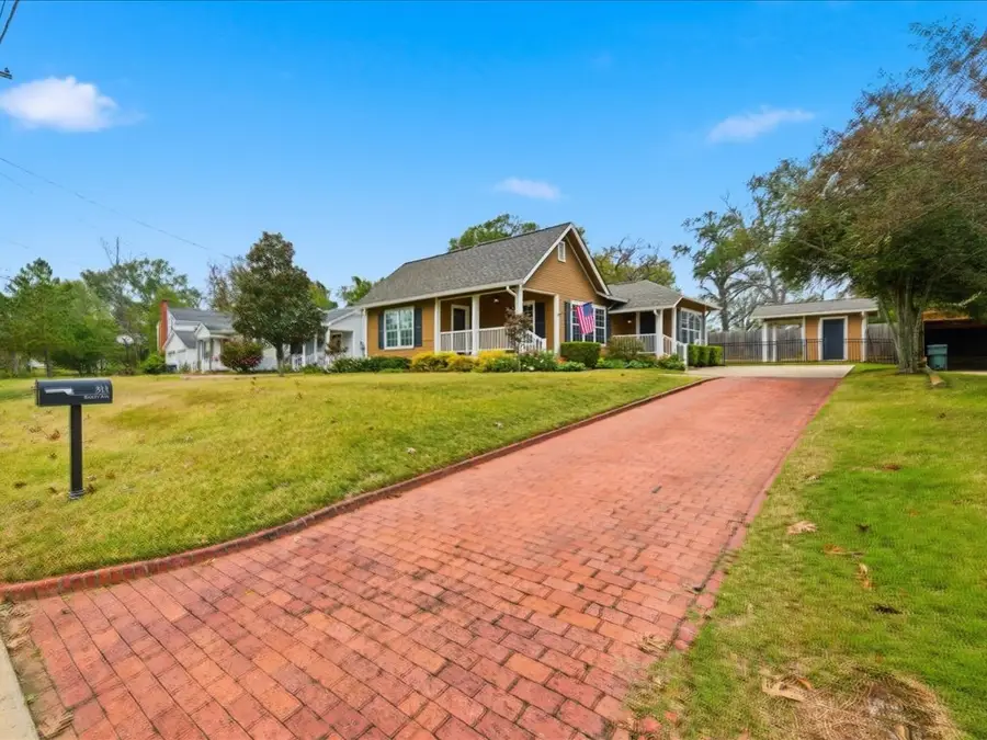 311 Bailey Avenue, Nacogdoches, TX 75961 - Image #3