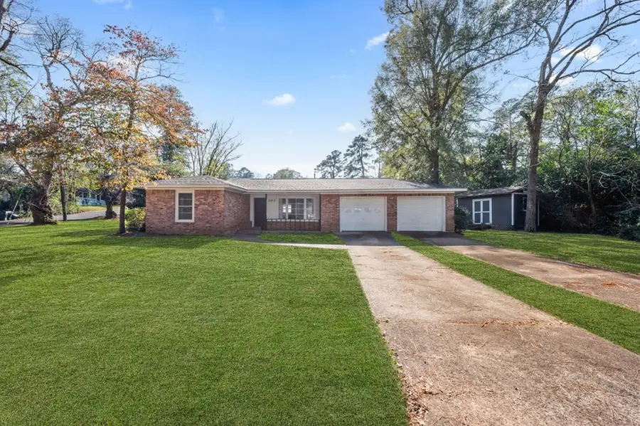 303 Meadowbrook Drive, Nacogdoches, TX 75964 - Image #2
