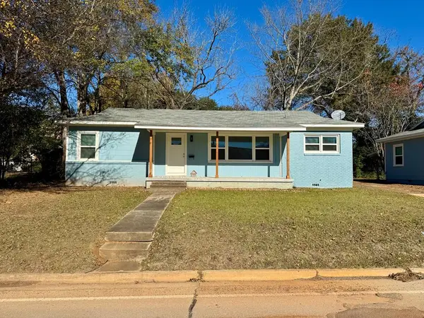802 and 804 East Goliad Avenue, Crockett, TX 75835