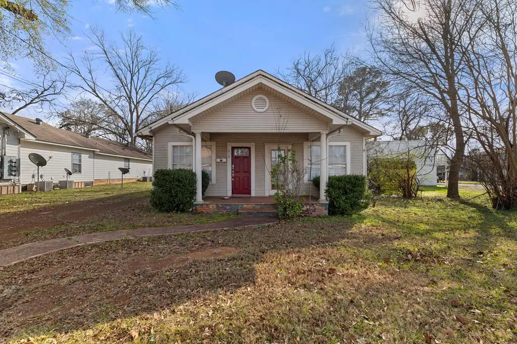 219 W College, Nacogdoches, TX 75965 - Image #1