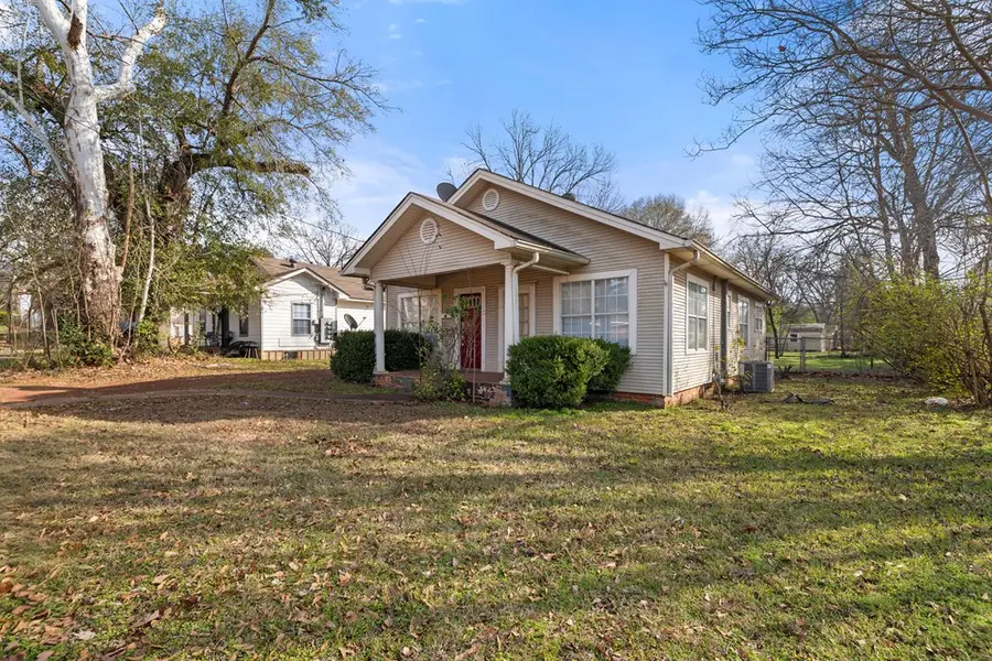 219 W College, Nacogdoches, TX 75965 - Image #2