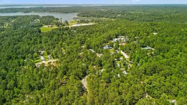 165 Oriole Dr, Brookeland, TX 75931