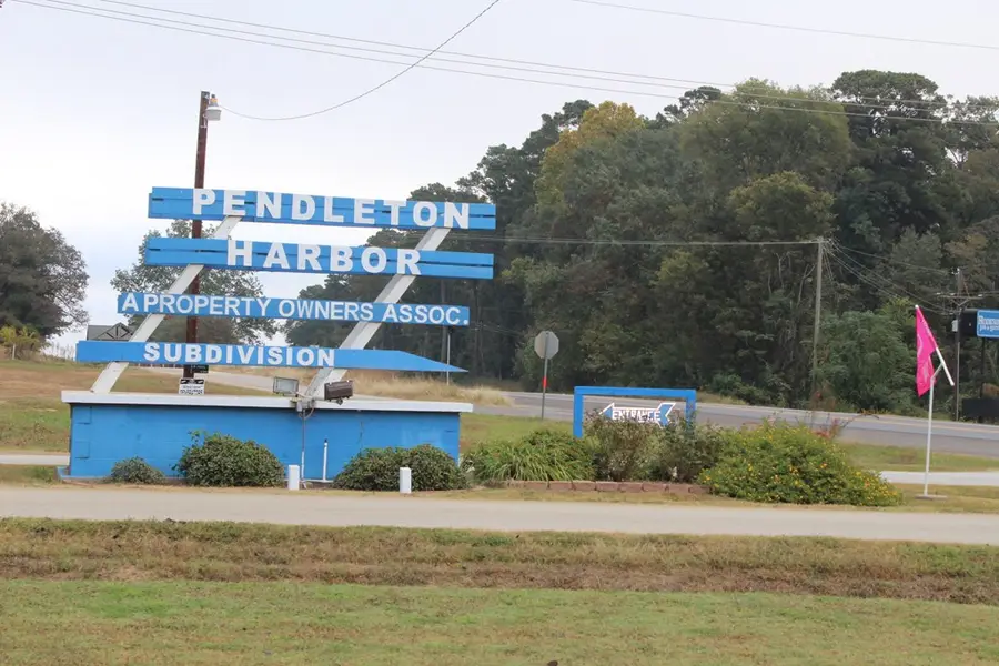 1290 Admiral Drive, Hemphill, TX 75948 - #2