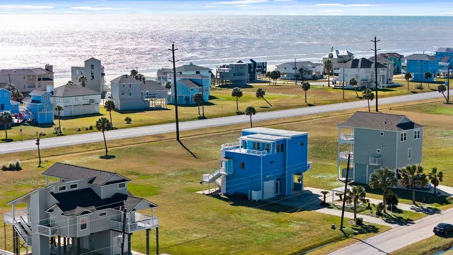 18511 Shaman Dr, Galveston, TX 77554 - #2