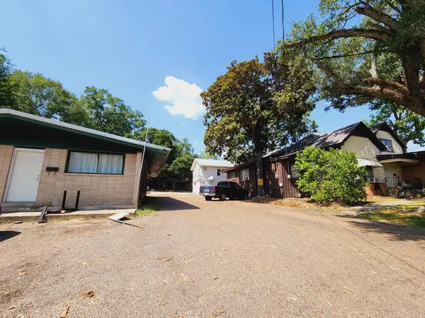 322 W Houston Street, Jasper, TX 75951