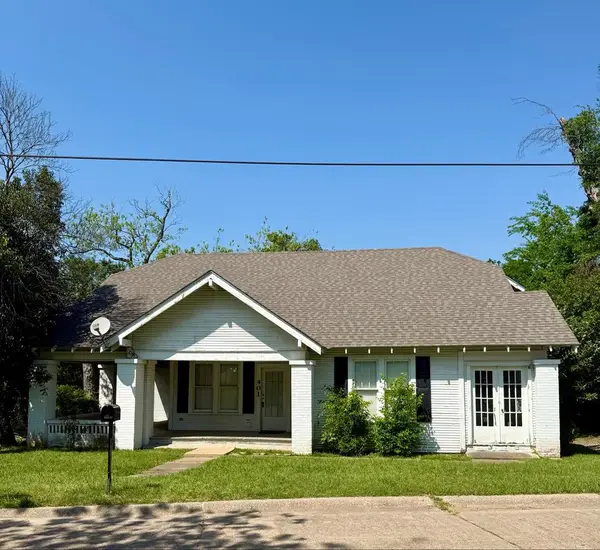 401 Cora Street, Center, TX 75935