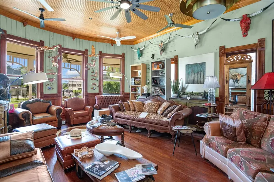 310 N Mound Street, Nacogdoches, TX 75961 - #3