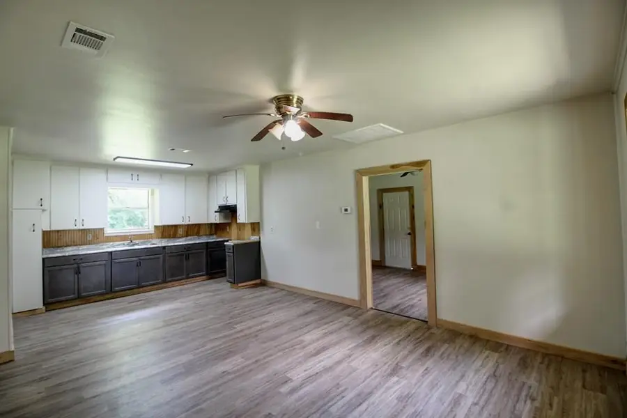 20 E 1st Street, Wells, TX 75976 - #2