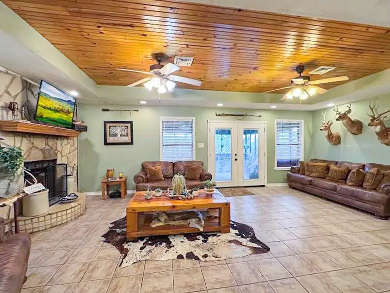 341 Red Wolf Lane, Brookeland, TX 75931 - #1