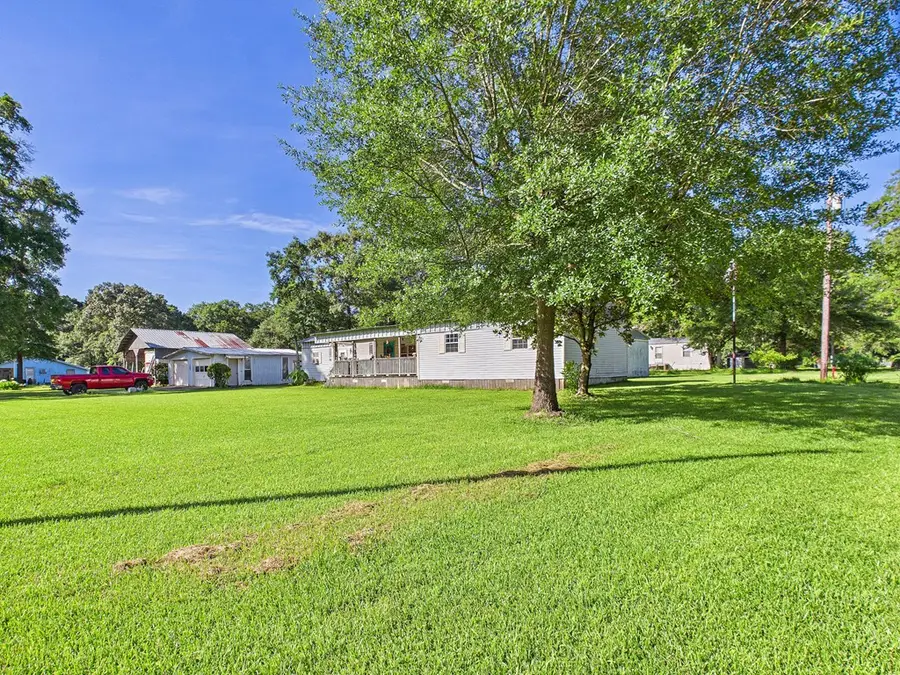 213 Michelle St, Huntington, TX 75949 - #2