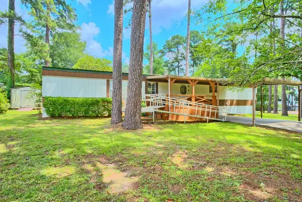 2377 El Camino Drive, Hemphill, TX 75948