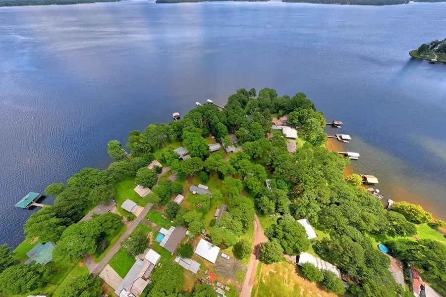 2377 El Camino Drive, Hemphill, TX 75948 - #2