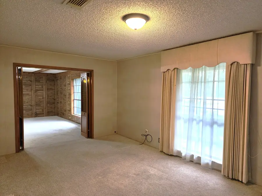 105 Cinnamon Oak Street, Jasper, TX 75951 - #2