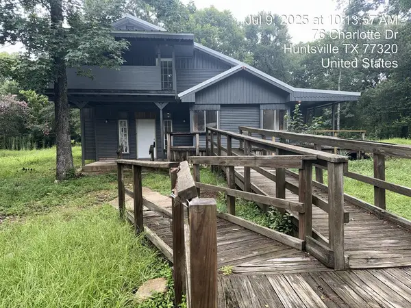 79 Charlotte Street, Huntsville, TX 77320