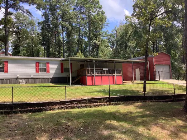 145 Oriole Dr, Brookeland, TX 75931