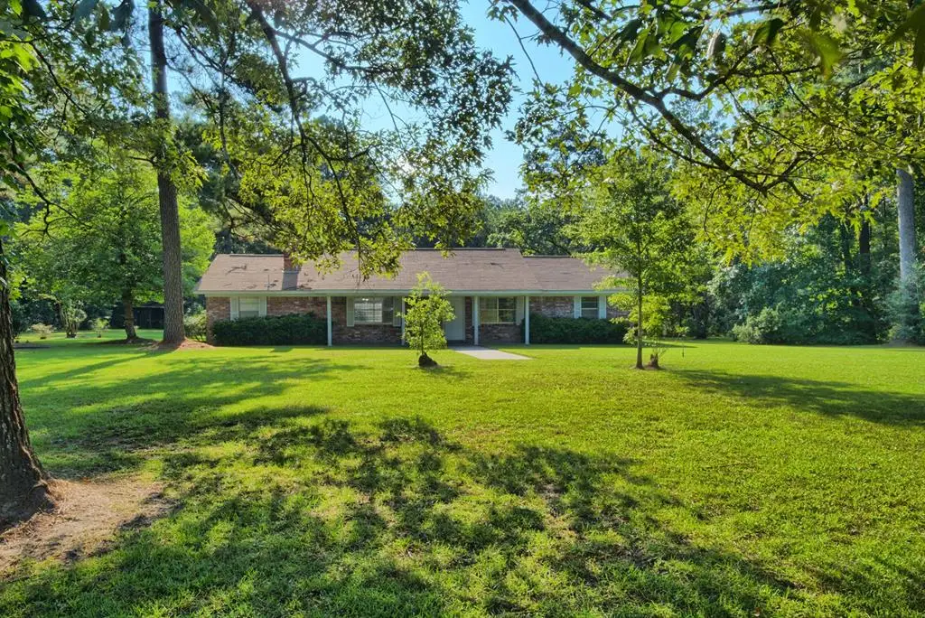 1059 Scrappin Valley, Hemphill, TX 75948 - #1