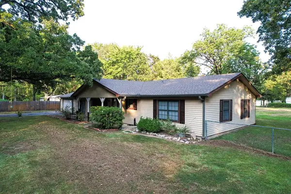 322 Parkside Drive, Zavalla, TX 75980