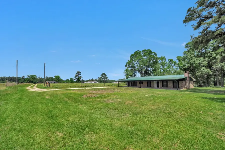 315 Circle G Ln, Huntington, TX 75949 - #2