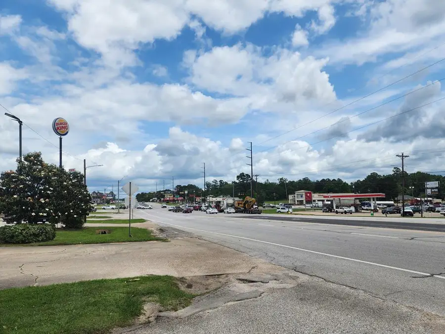 250 E Gibson Street, Jasper, TX 75951 - #2