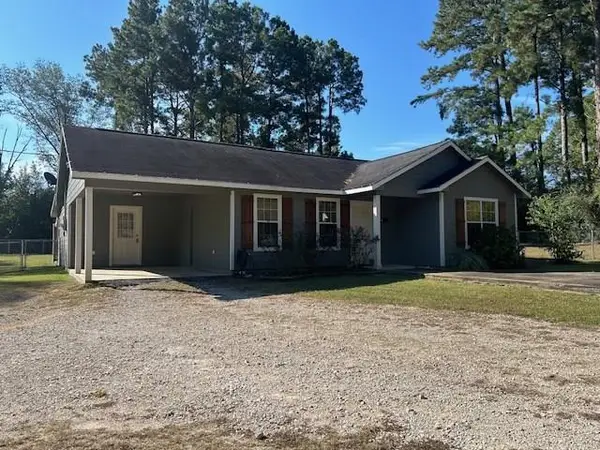 102 Bradshaw, Center, TX 75935