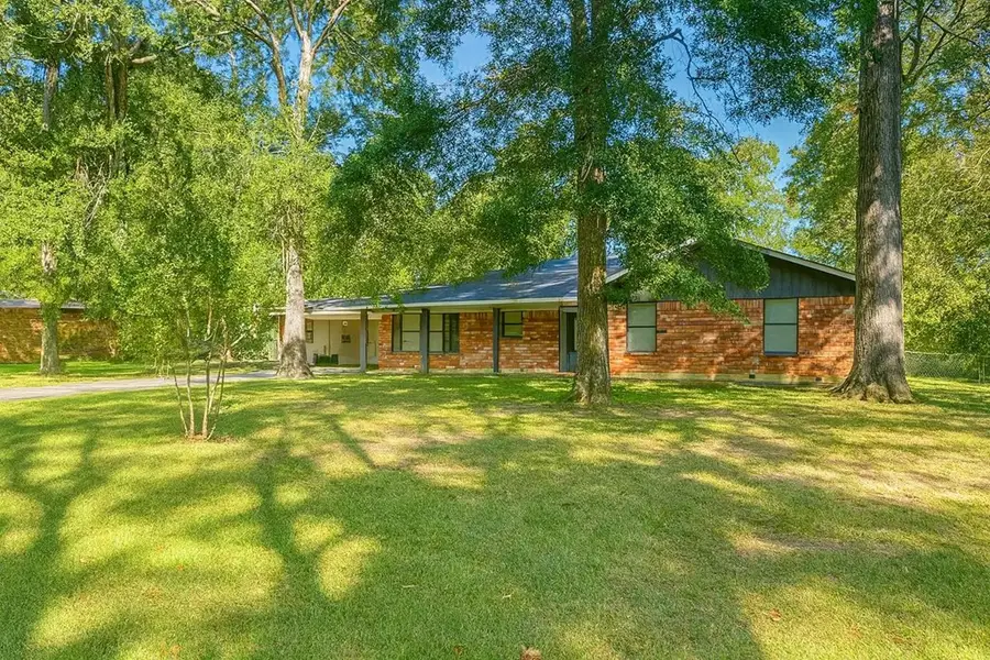 800 Holmwood, Jasper, TX 75951 - #2