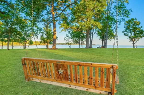 1638 County Road 4740, Broaddus, TX 75929