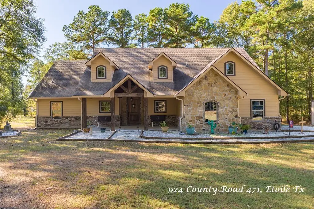 924 Unit #2 Cr 471, Etoile, TX 75944 - #1