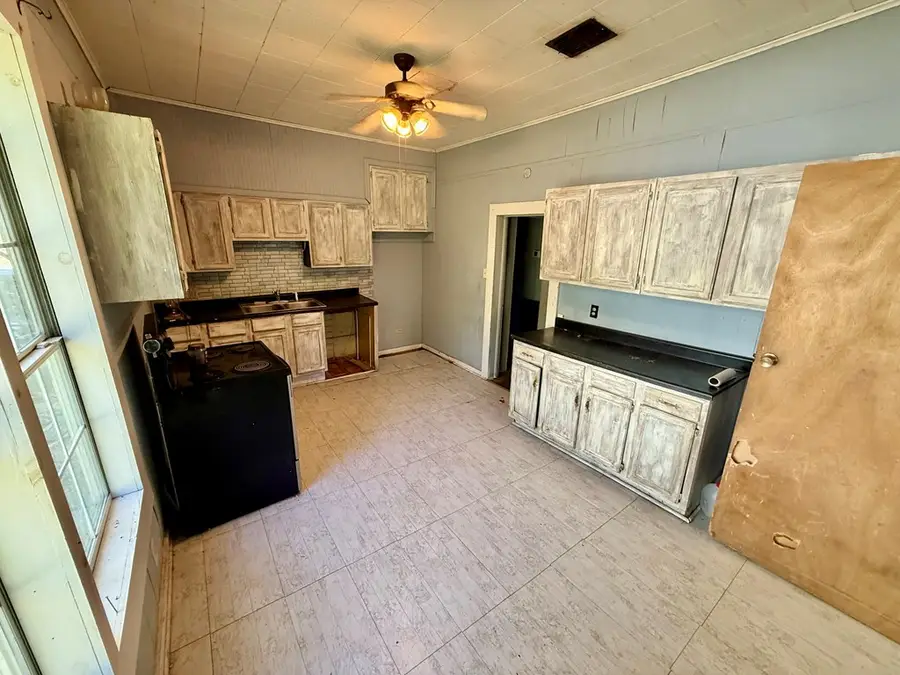 208 Boyd Street, Pineland, TX 75968 - #3