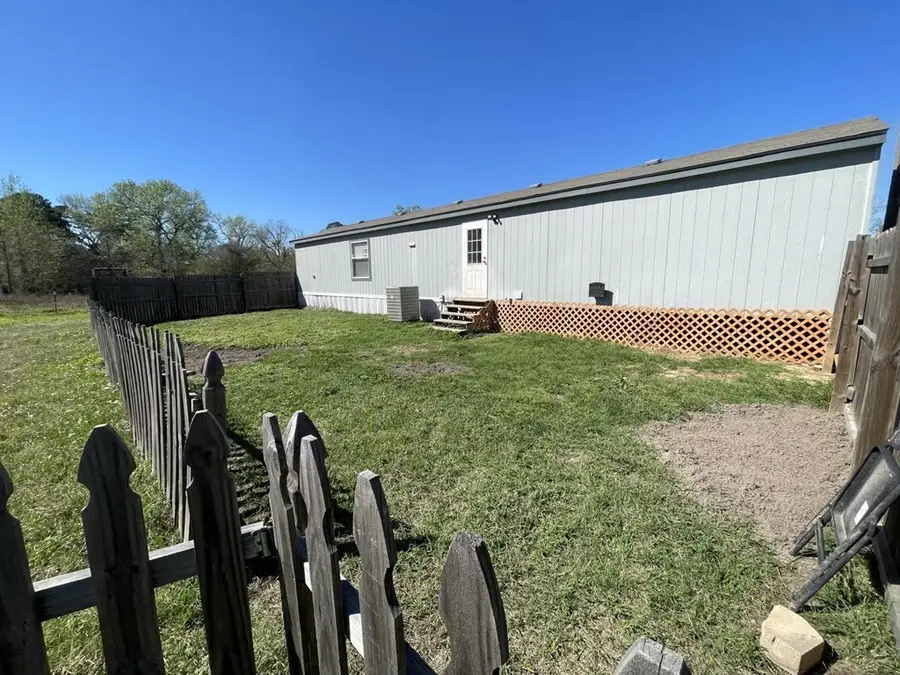 150 Hickory Hill Street, Zavalla, TX 75980 - #2