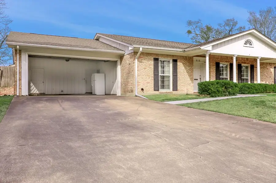916 Jefferson Avenue, Lufkin, TX 75904 - #2