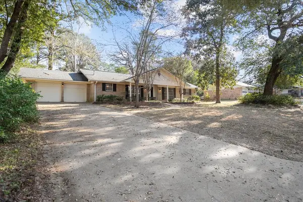 3702 Colonial Drive, Nacogdoches, TX 75965