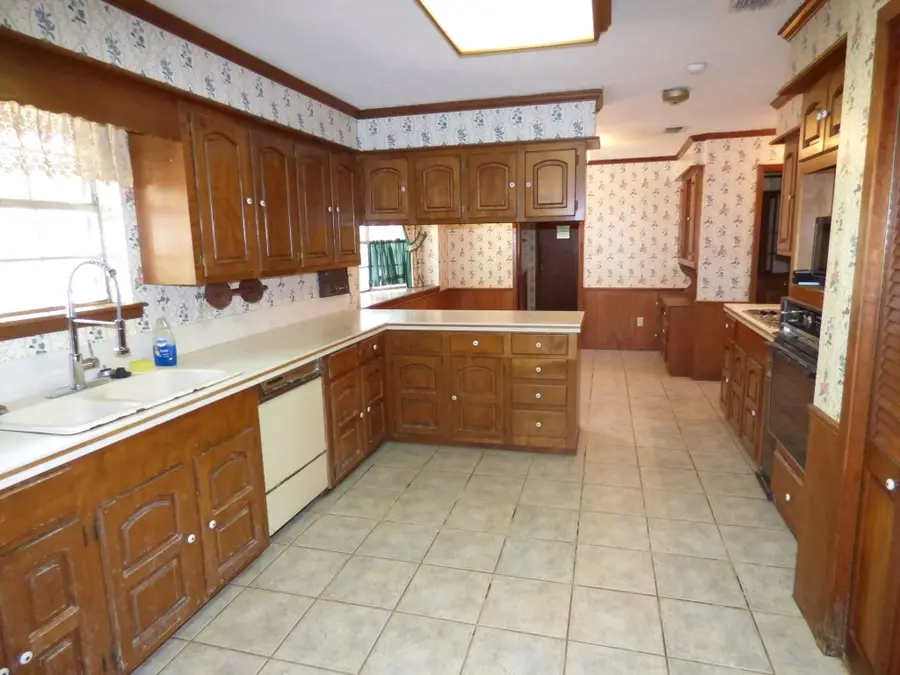 264 Fernwood Drive, Nacogdoches, TX 75964 - #2