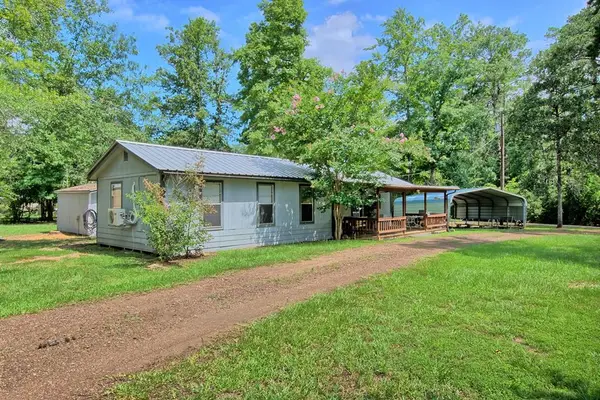 181 Pineridge Drive, Hemphill, TX 75948