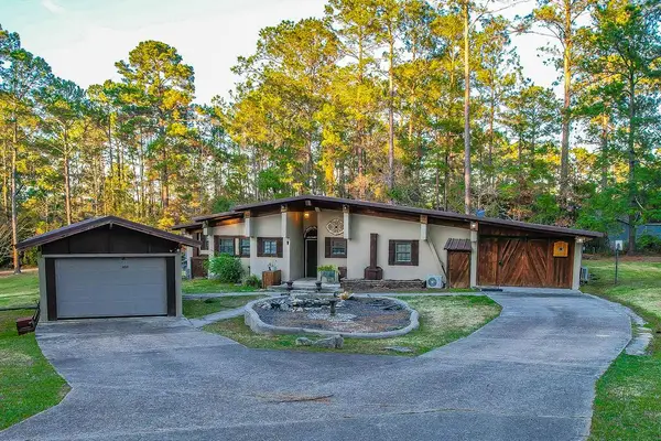 1213 Lakeshore Drive, Brookeland, TX 75931