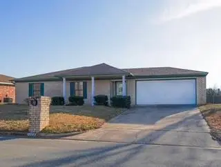 3707 Laurel Oak Street, Nacogdoches, TX 75964