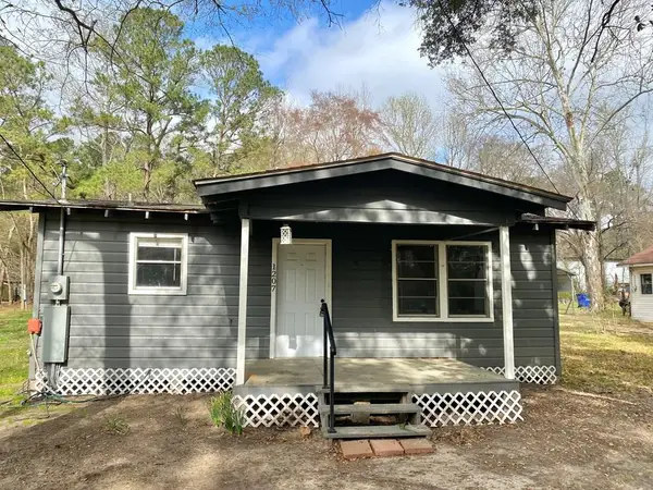 1207 Cowart Dr, Huntington, TX 75949