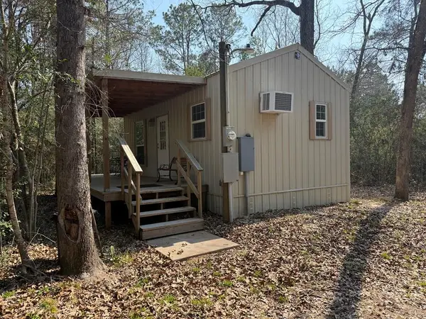 168 Oak Street, Zavalla, TX 75980