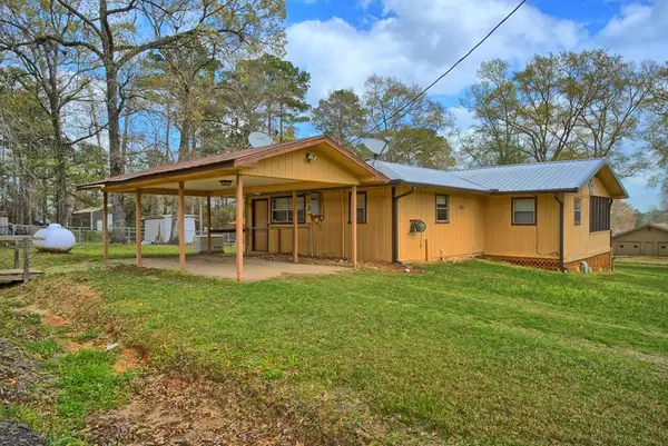 260 Lighthouse Drive S, Hemphill, TX 75948