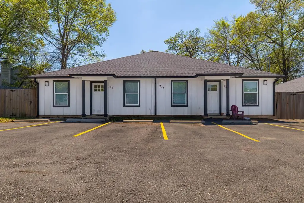 215 Beall St, Nacogdoches, TX 75965 - #1
