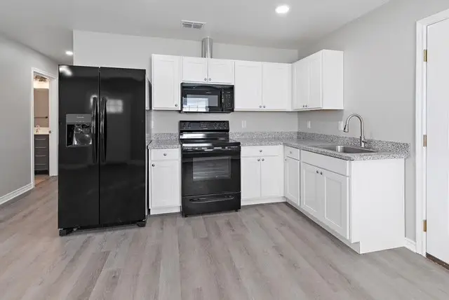 221 Beall St, Nacogdoches, TX 75965 - #2