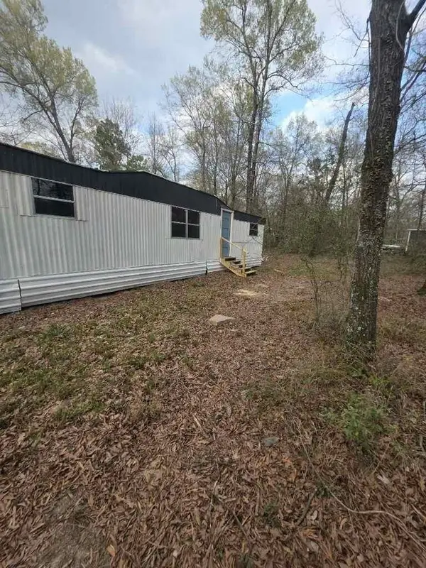 446 Lexington St, Livingston, TX 77351