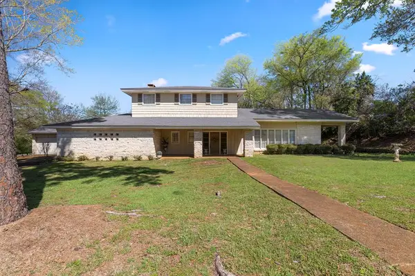 322 W Lakewood, Nacogdoches, TX 75965