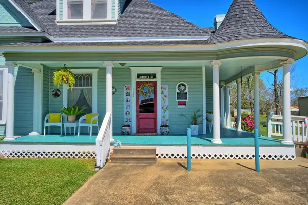 110 Market Street, Hemphill, TX 75948